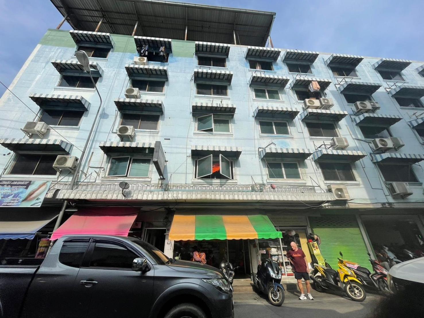 Oyo 75494 President Apartment Pattaya Exterior foto