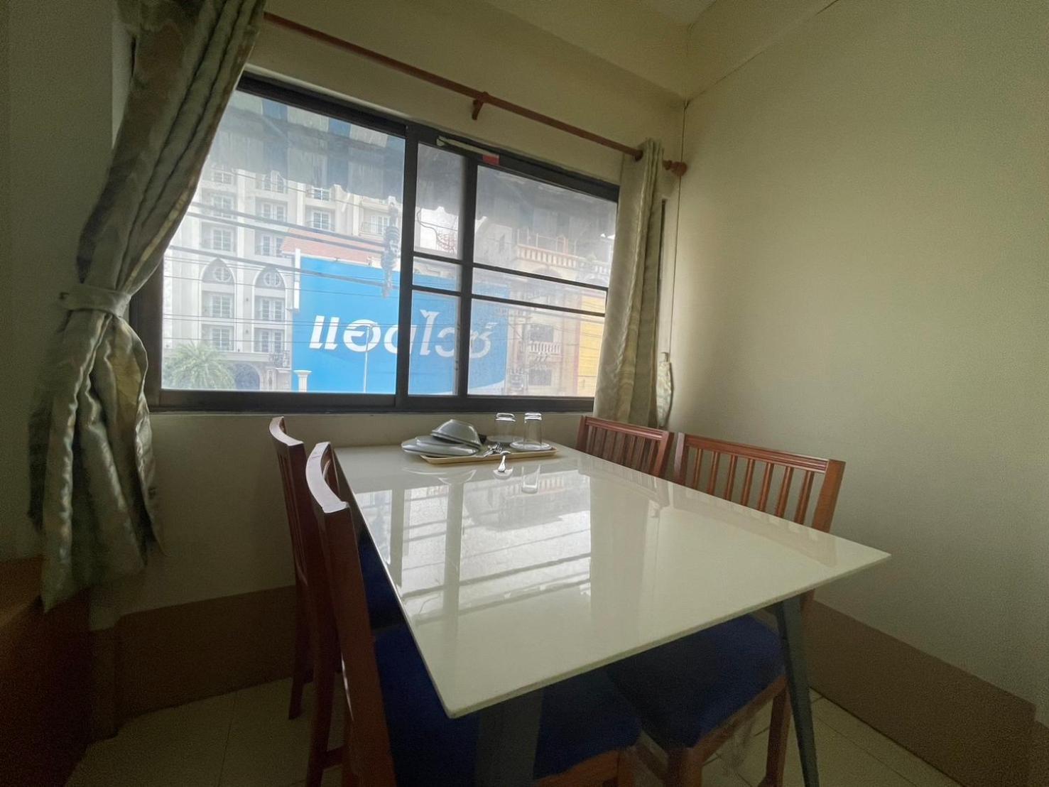 Oyo 75494 President Apartment Pattaya Exterior foto